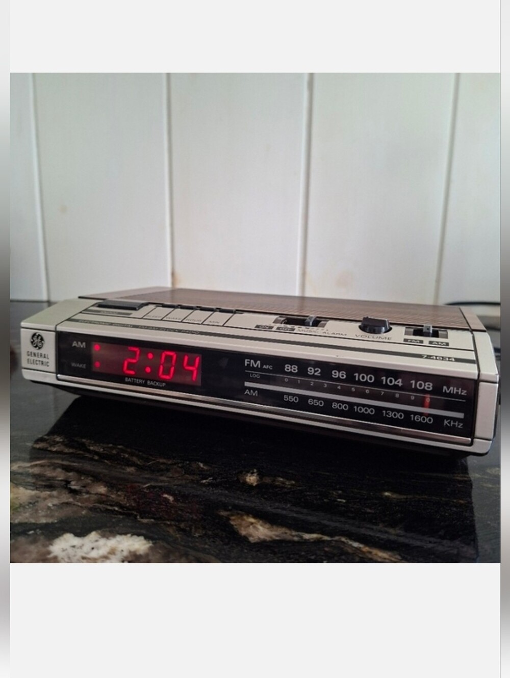 Vintage General Electric Am/fm Alarm Clock Radio Model 7-4634A Red Display 70s